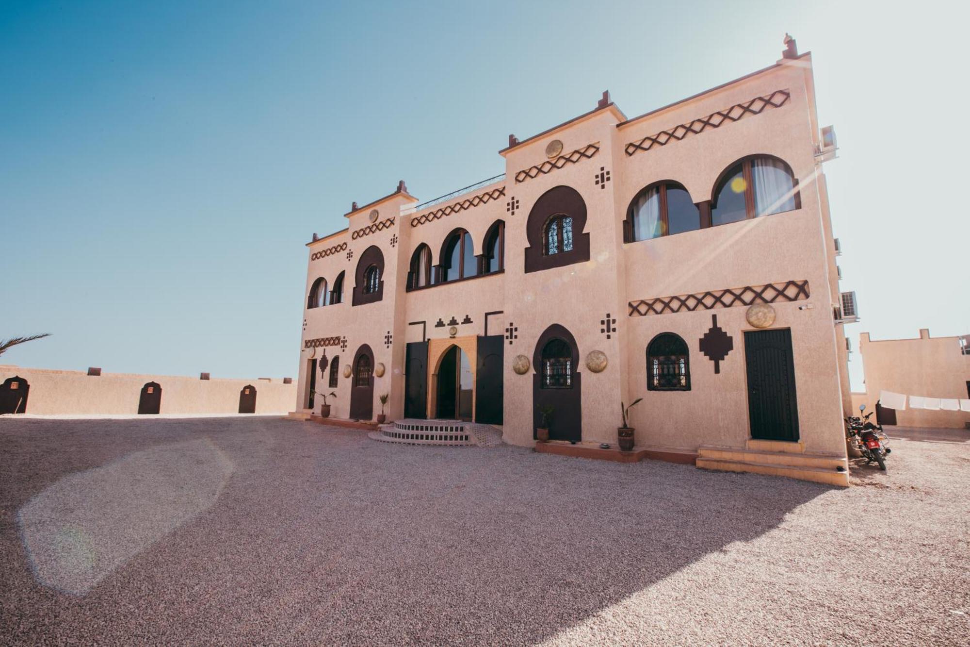 Traditional Riad Merzouga Dunes Buitenkant foto